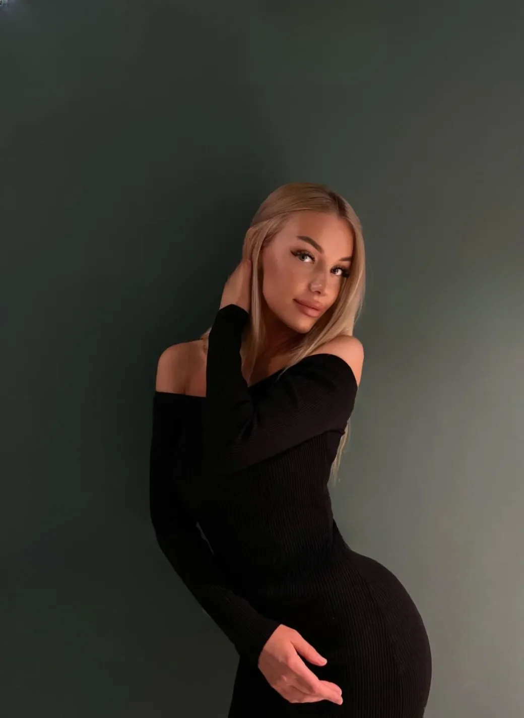 Bikini Model Марго thumbnail 12