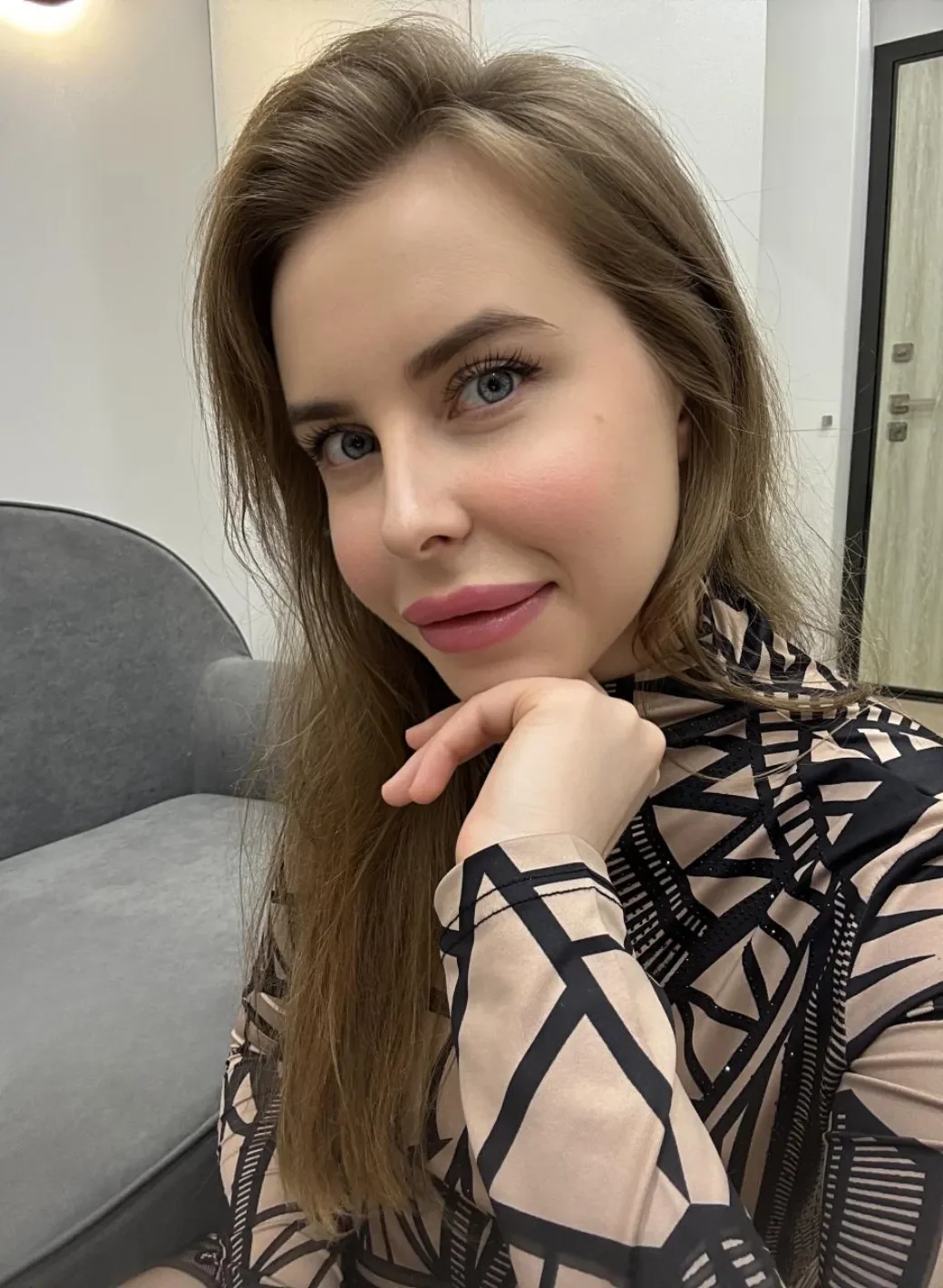 Angelina thumbnail 10