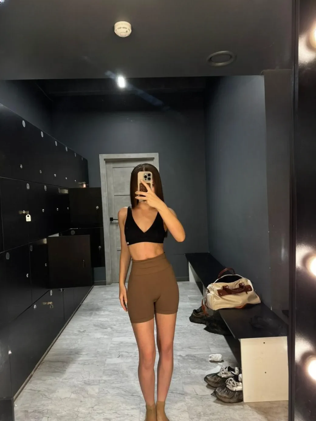 Arina thumbnail 2