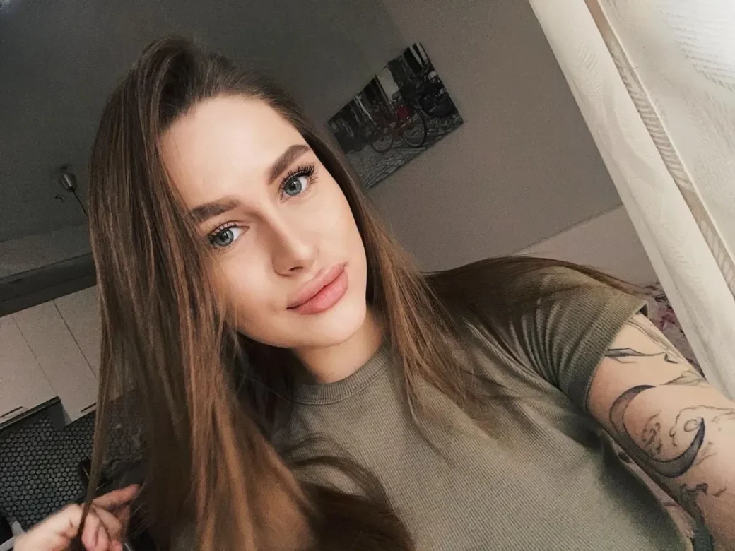 Emmi thumbnail 5