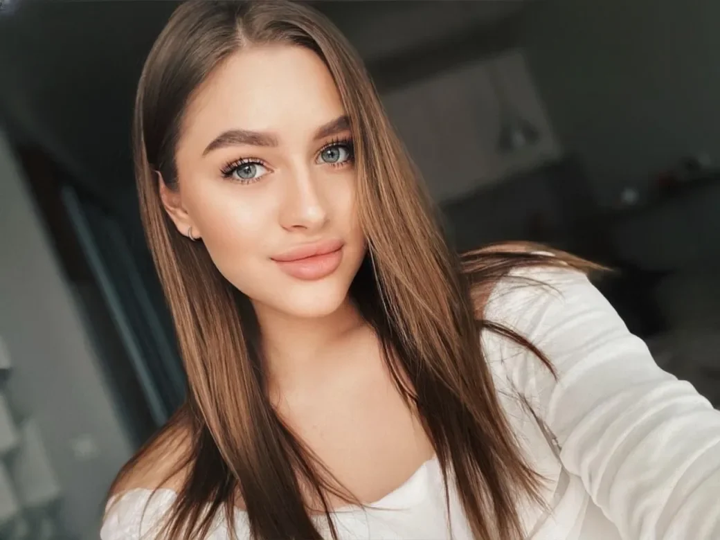 Emmi thumbnail 4