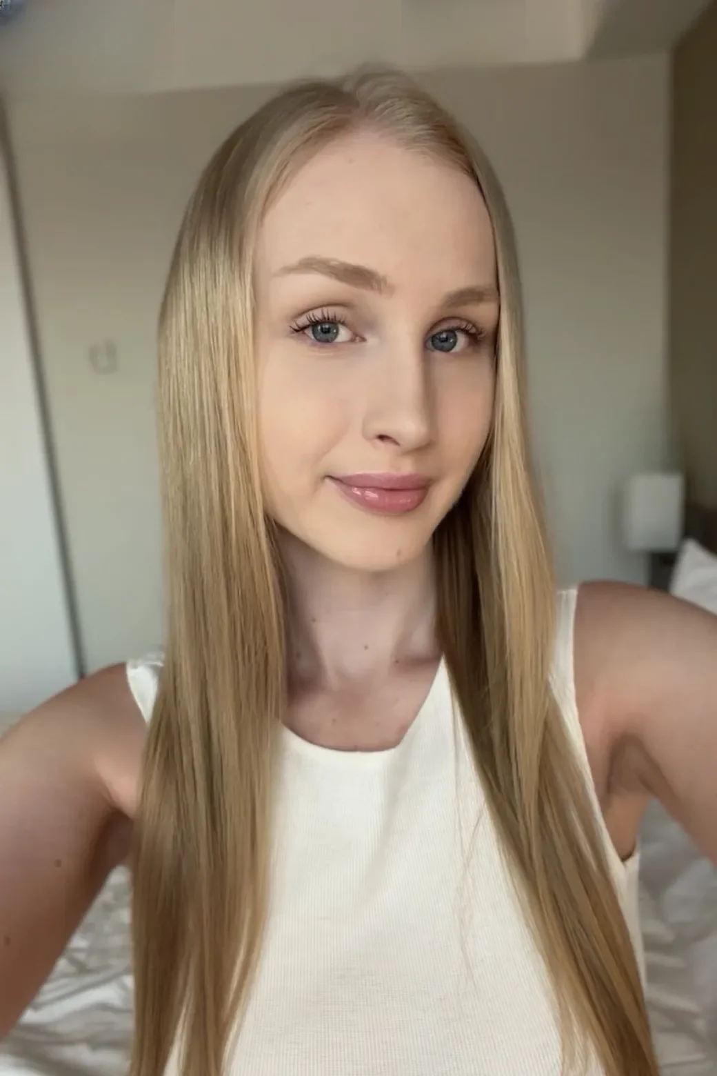Chloe thumbnail 15