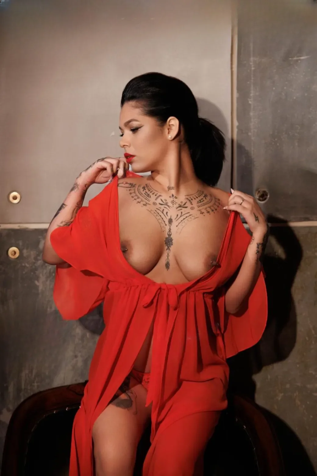 Angela thumbnail 14