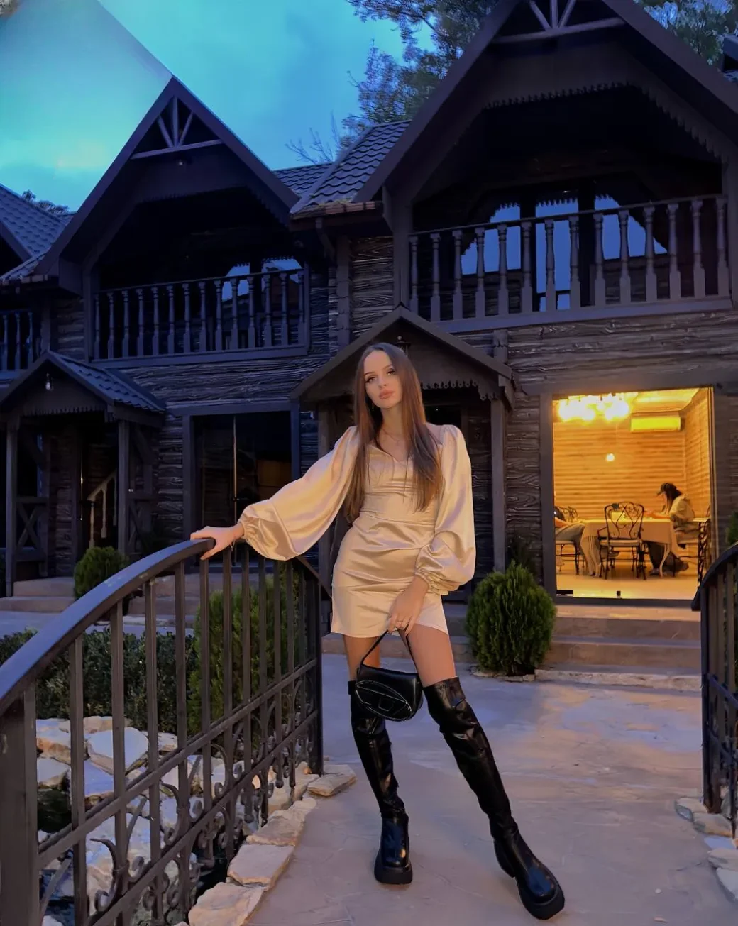 Angelika thumbnail 4